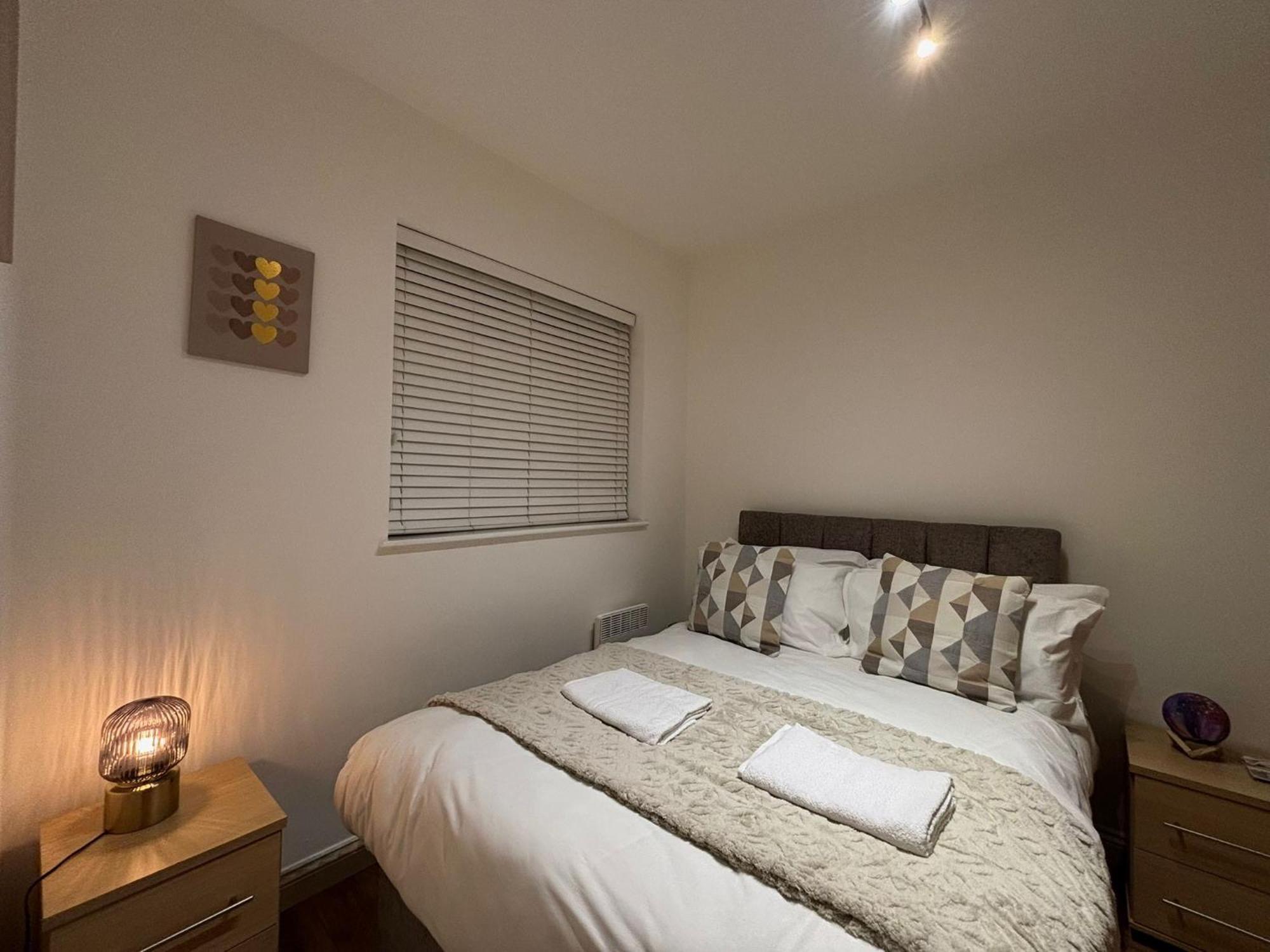 24-7 Secured City Centre Apartments With Free Underground Parking And Wifi Birmingam Exterior foto