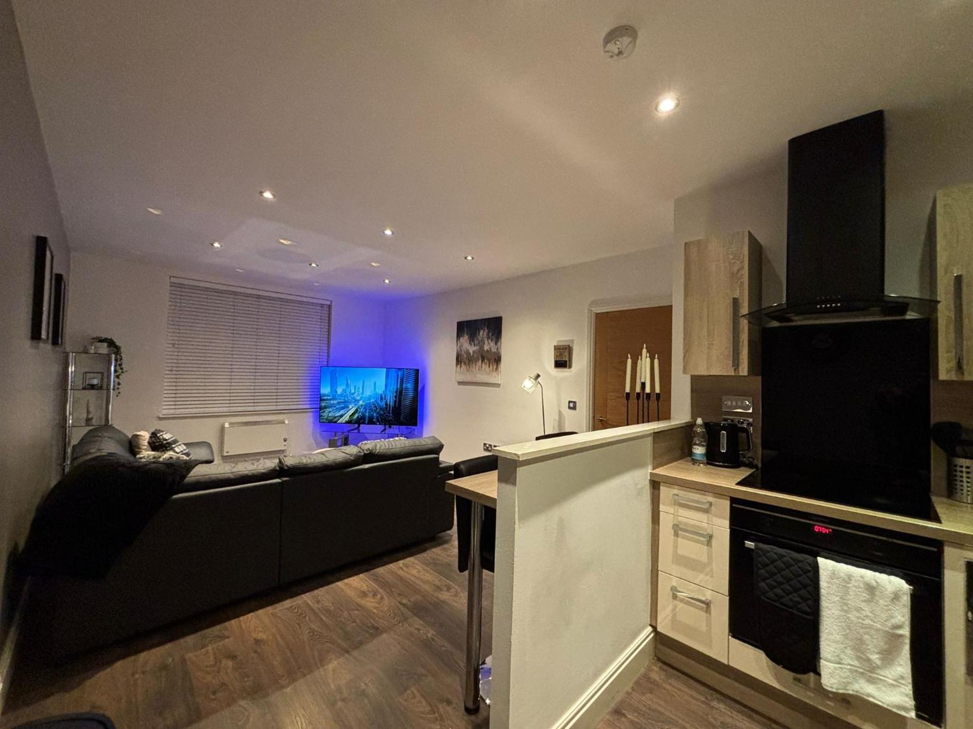 24-7 Secured City Centre Apartments With Free Underground Parking And Wifi Birmingam Exterior foto