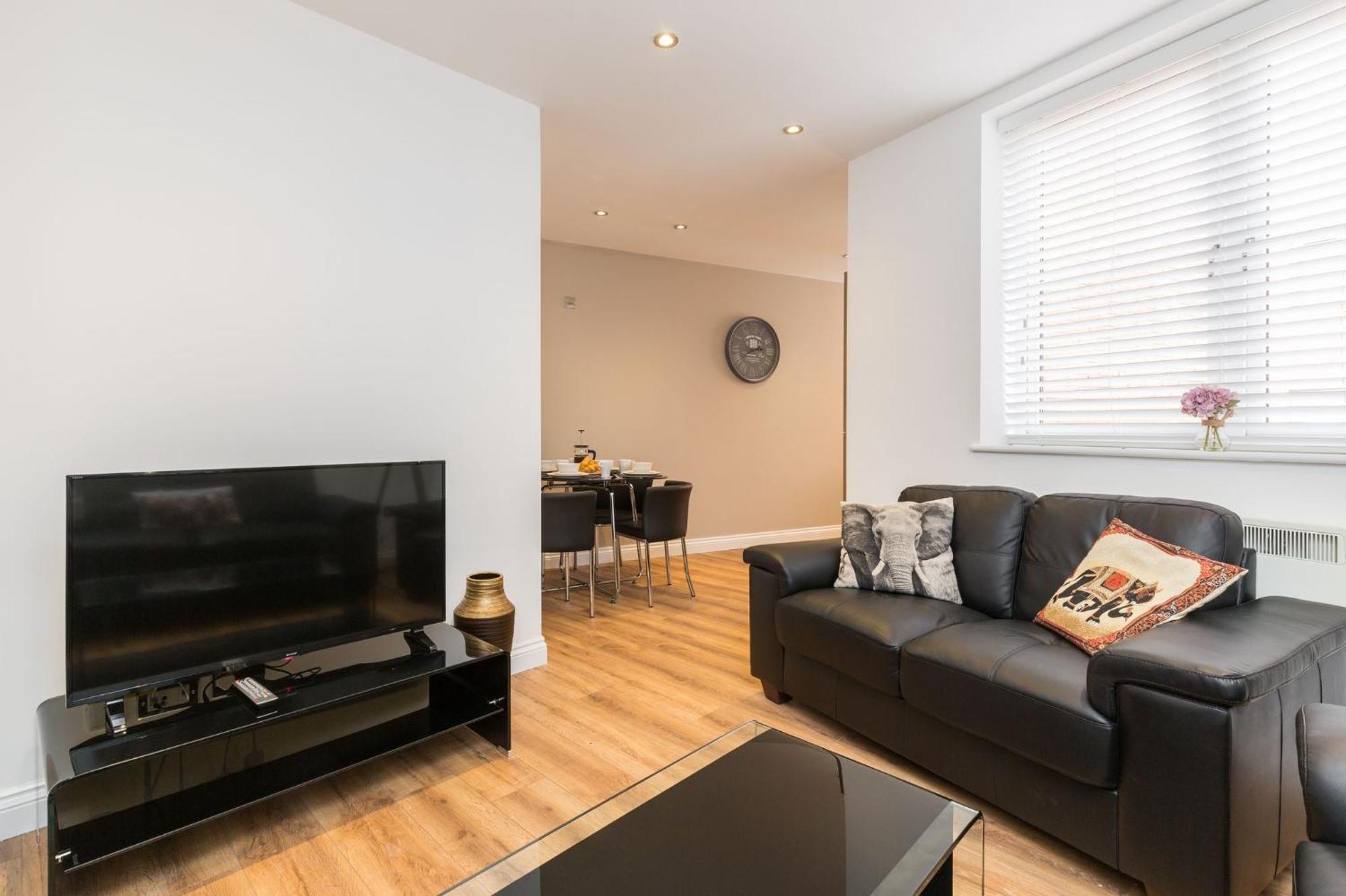 24-7 Secured City Centre Apartments With Free Underground Parking And Wifi Birmingam Exterior foto