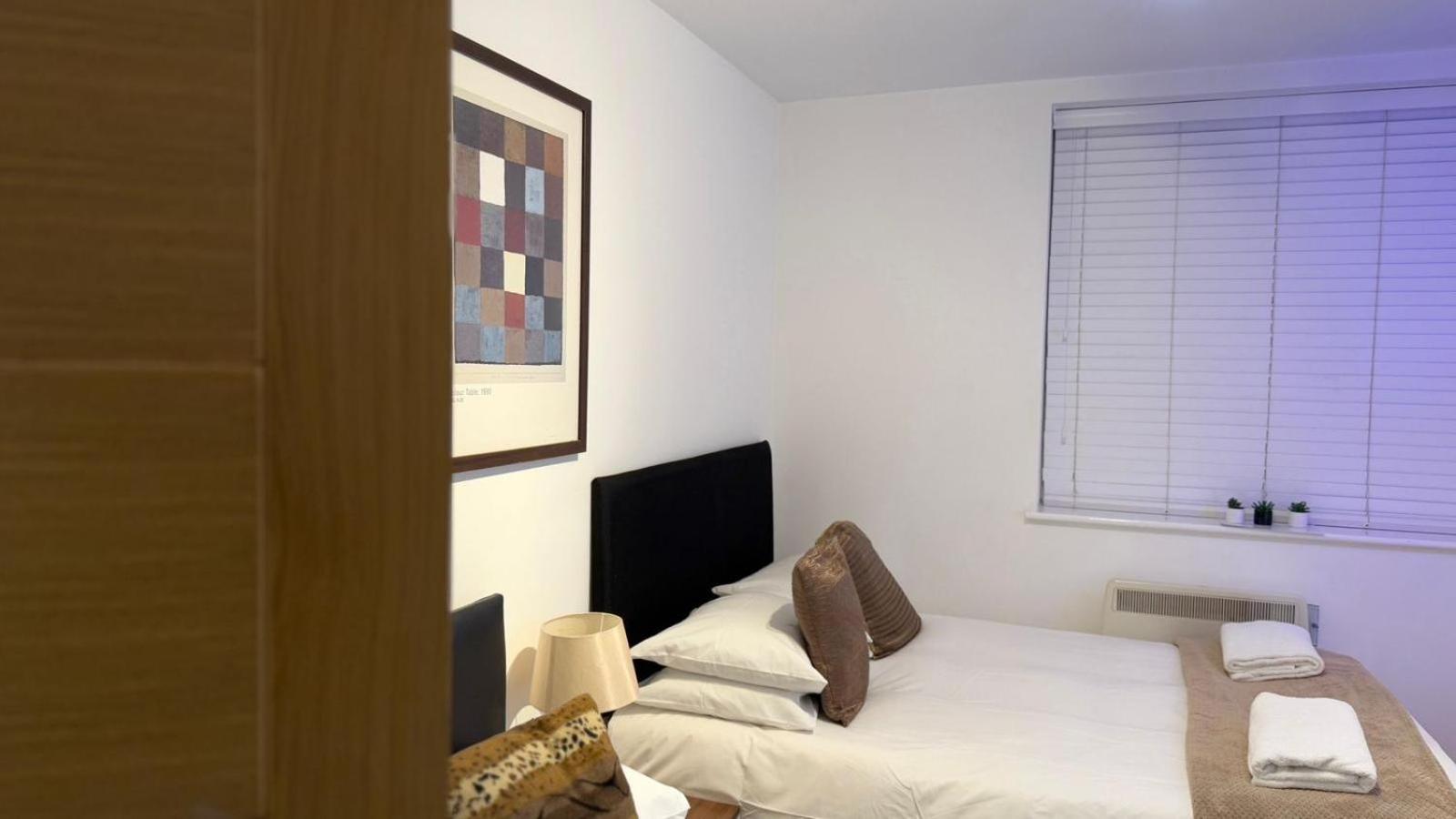 24-7 Secured City Centre Apartments With Free Underground Parking And Wifi Birmingam Exterior foto