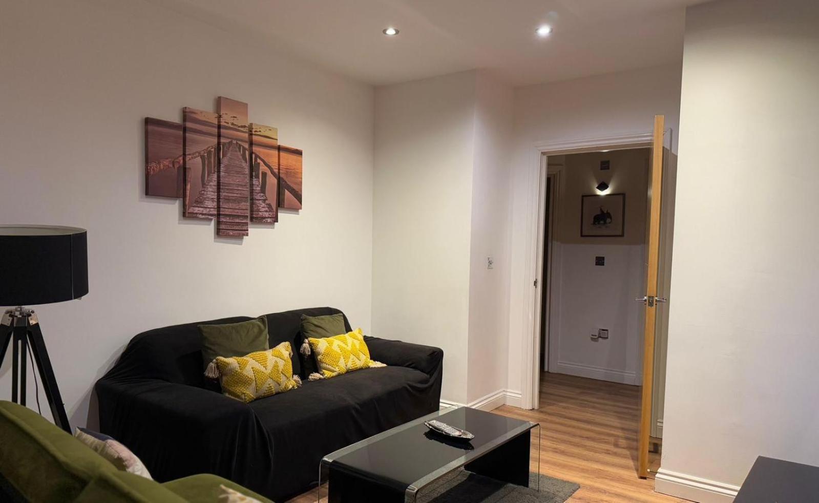 24-7 Secured City Centre Apartments With Free Underground Parking And Wifi Birmingam Exterior foto