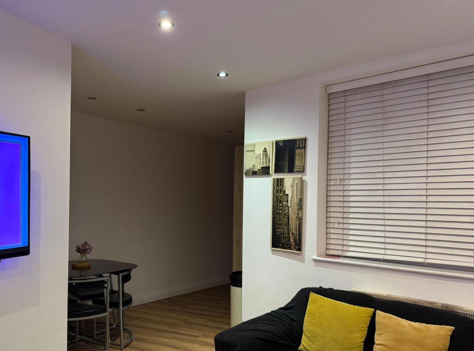 24-7 Secured City Centre Apartments With Free Underground Parking And Wifi Birmingam Exterior foto