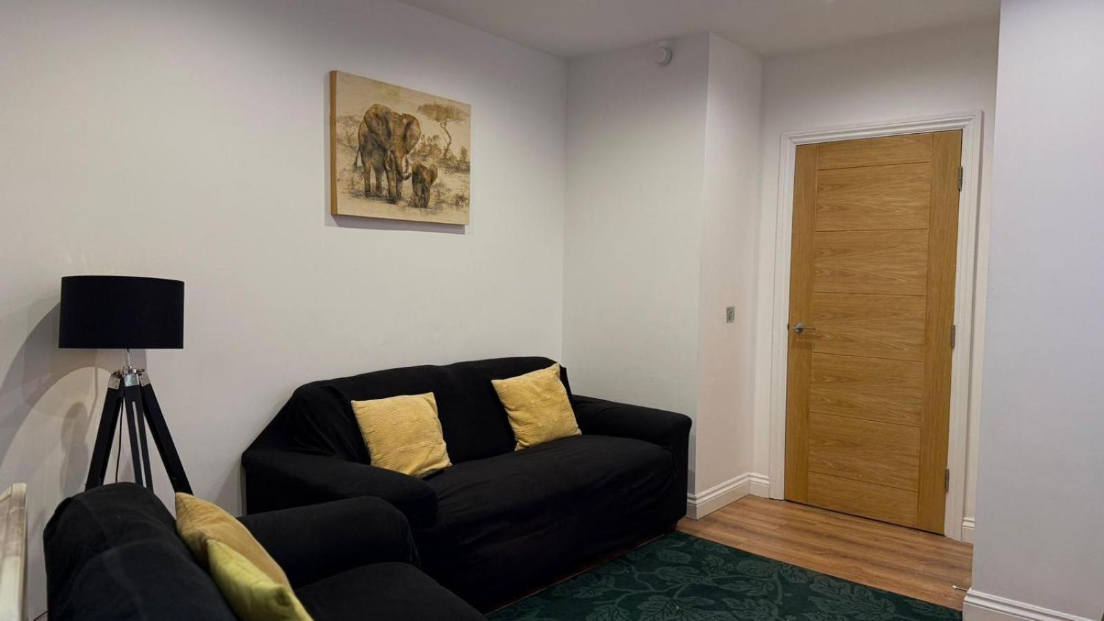 24-7 Secured City Centre Apartments With Free Underground Parking And Wifi Birmingam Exterior foto