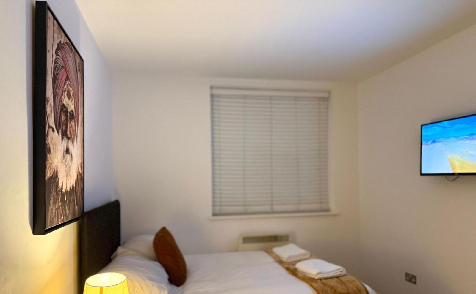 24-7 Secured City Centre Apartments With Free Underground Parking And Wifi Birmingam Exterior foto